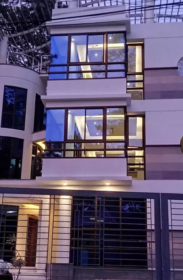 7-BR residential iconic house in a gated subdivison