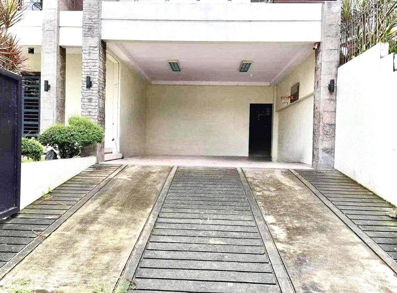 5 Bedrooms Residential Home in Filinvest II - Image# 2