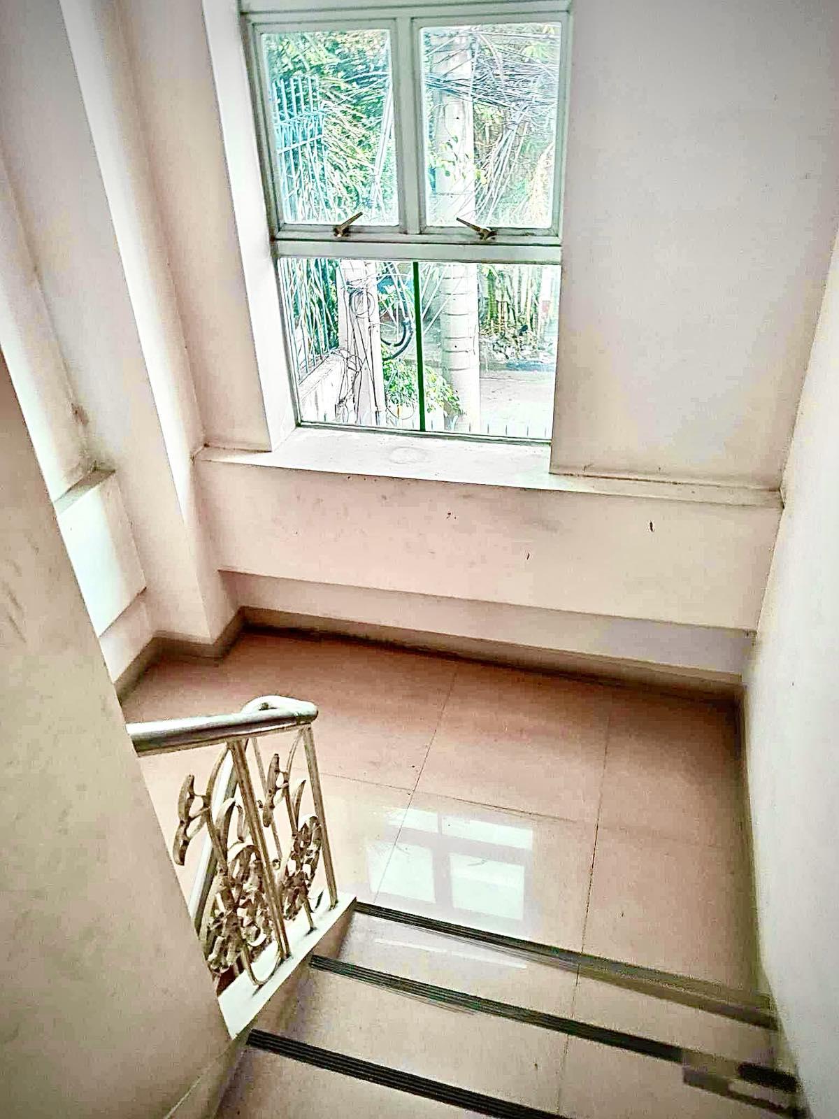 4-Storey Building in Mandaluyong - Image# 8
